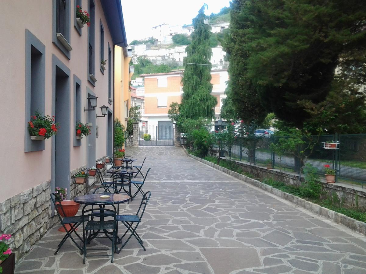 Hotel Casale Maginulfo Roccamandolfi Exterior foto